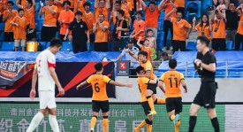 中超冠军争夺战：蓉城申花轻松赛程下的悬念与挑战